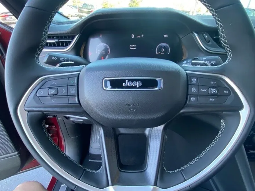 2025 Jeep Grand Cherokee Laredo X photo 1