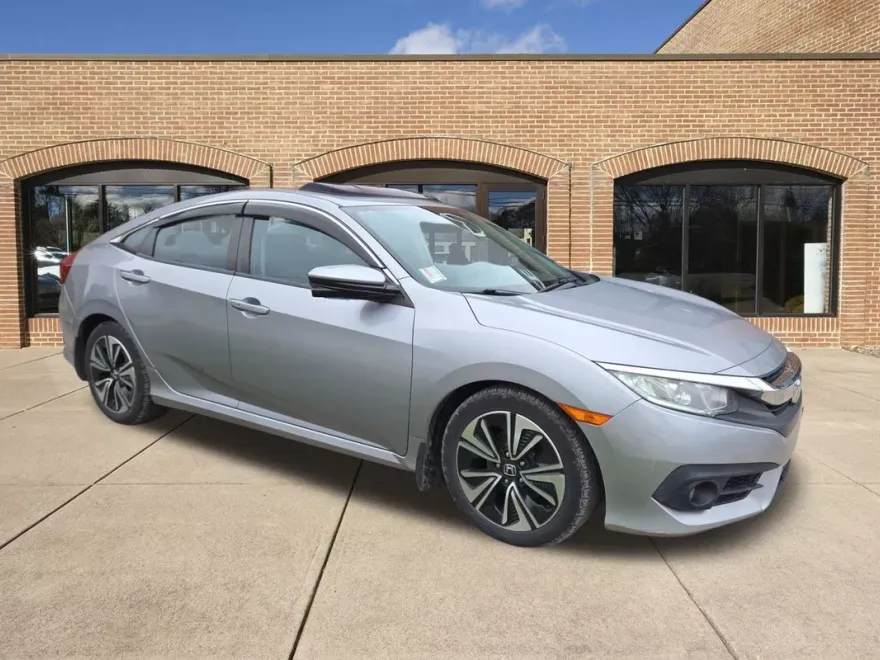 2016 Honda Civic EX-T photo 1