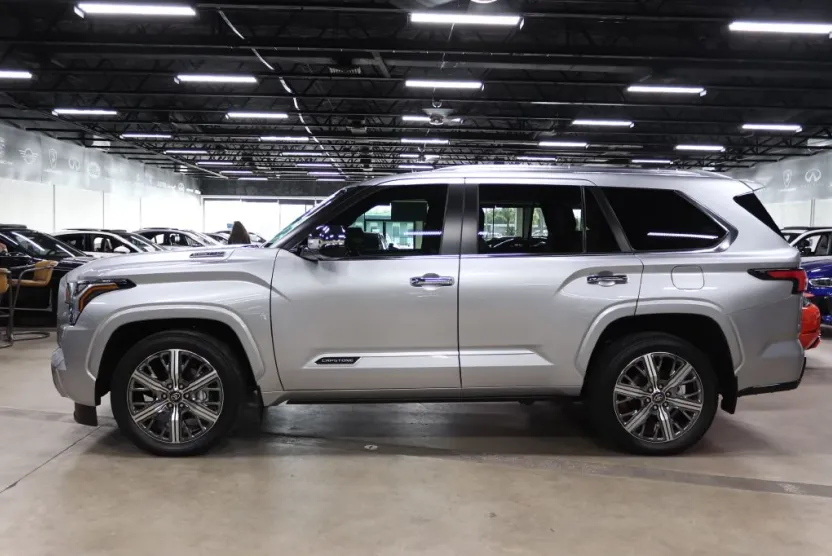 2025 Toyota Sequoia SR5 photo 1