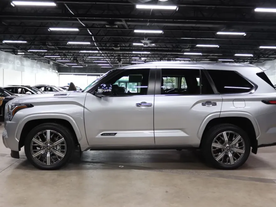 2025 Toyota Sequoia SR5 photo 1