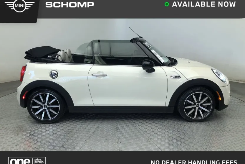 2017 Mini Cooper Convertible S photo 1