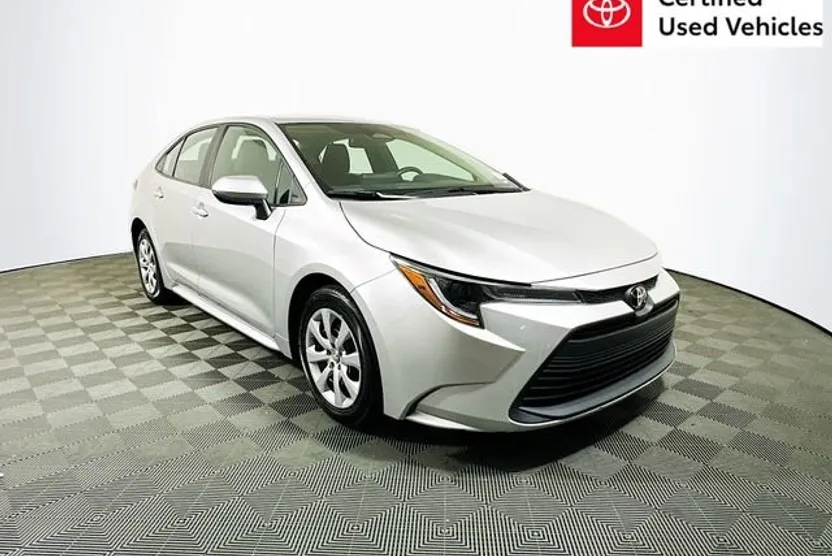 2023 Toyota Corolla LE photo 1