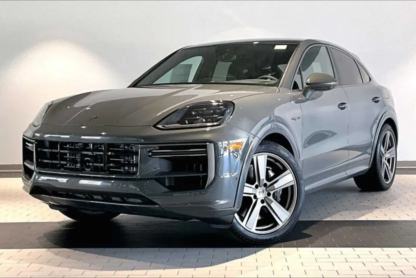 2025 Porsche Cayenne Turbo E-Hybrid Coupe photo 1