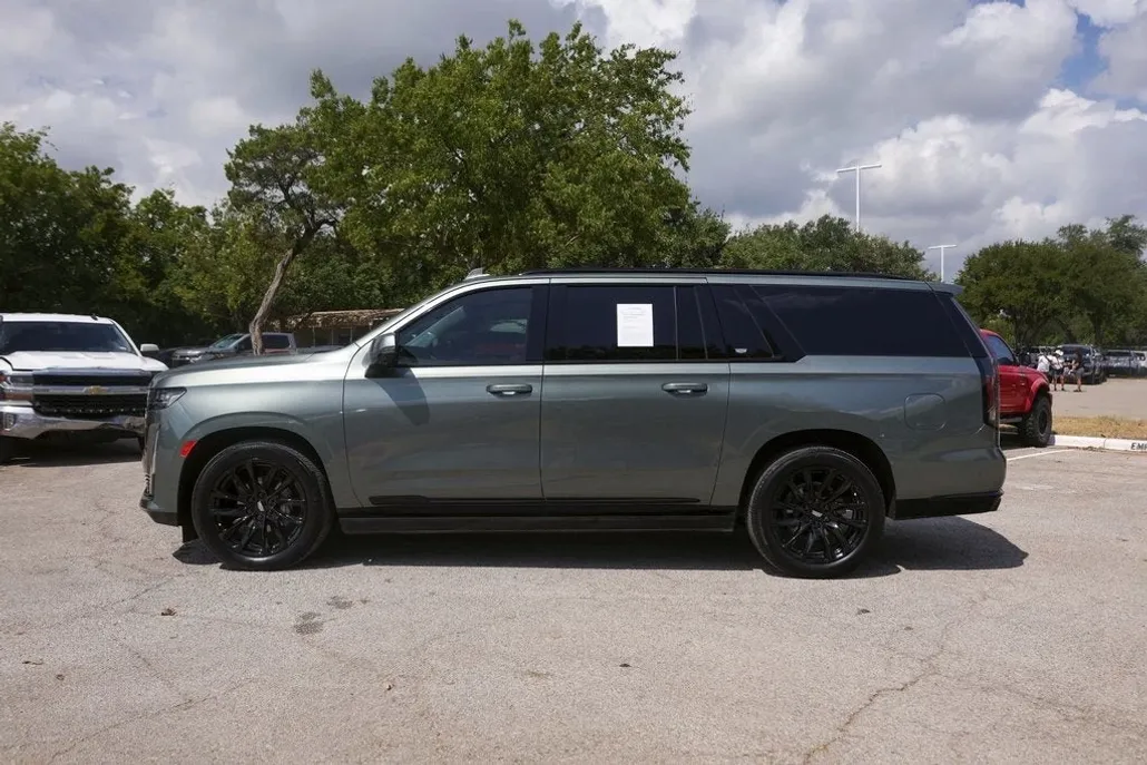 2024 Cadillac Escalade ESV Sport Platinum photo 1