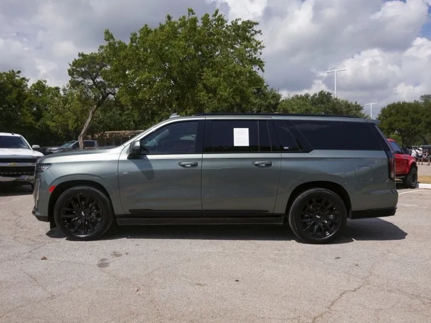 2024 Cadillac Escalade ESV Sport Platinum photo 1