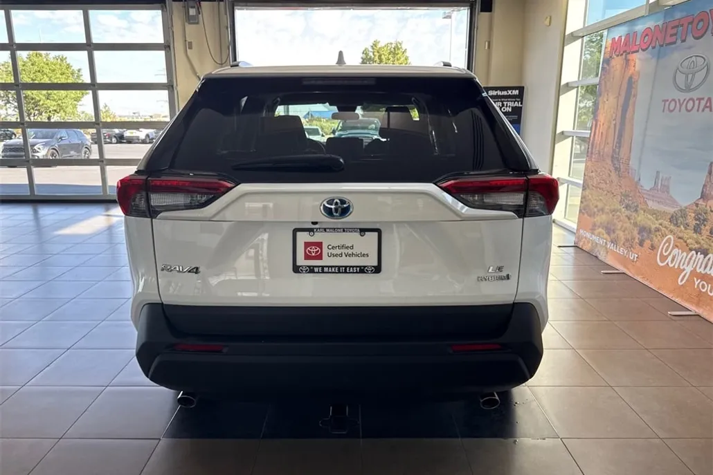 2024 Toyota RAV4 Hybrid LE photo 1
