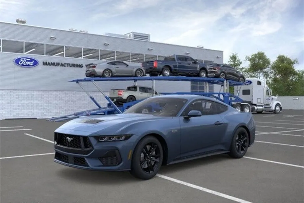 2025 Ford Mustang GT photo 1
