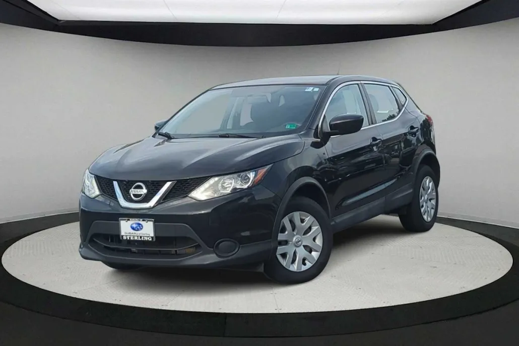 2017 Nissan Rogue Sport S photo 1