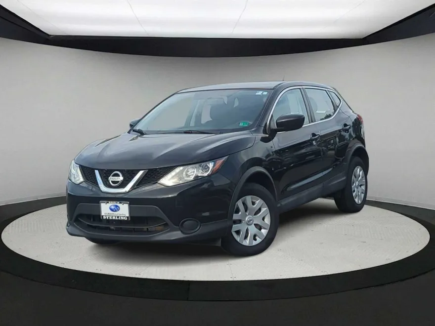 2017 Nissan Rogue Sport S photo 1
