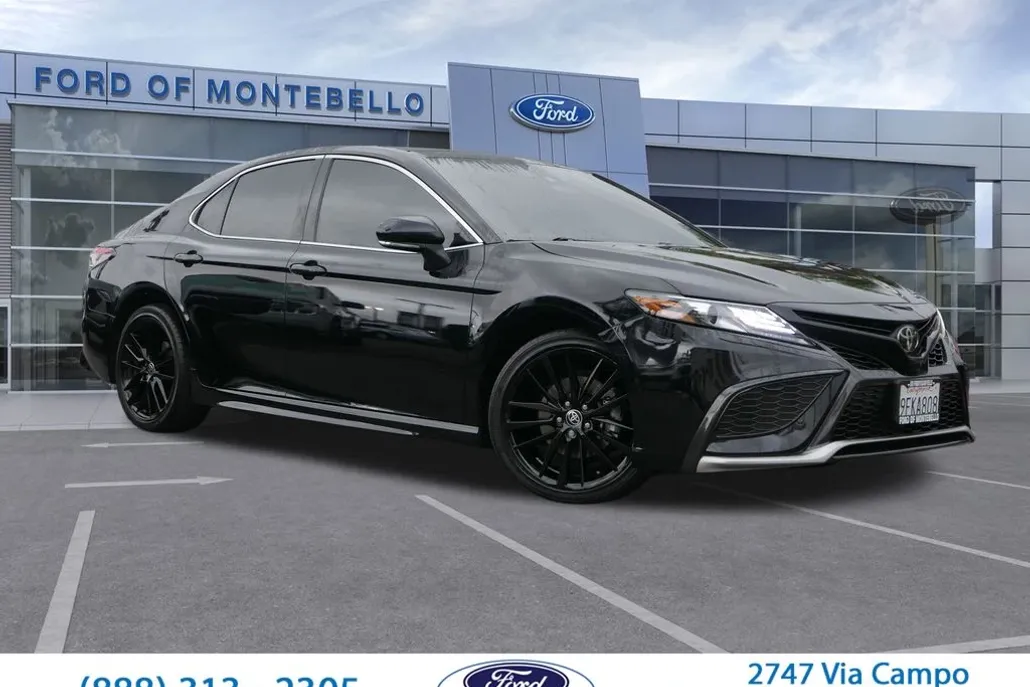 2023 Toyota Camry XSE photo 1