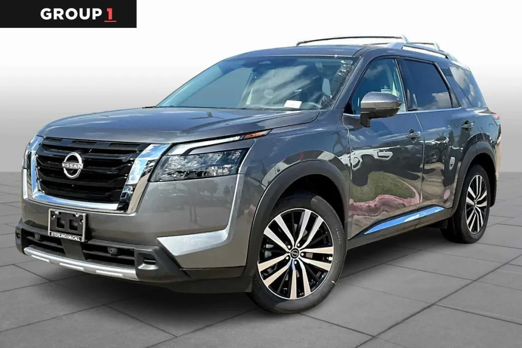 2025 Nissan Pathfinder Platinum photo 1