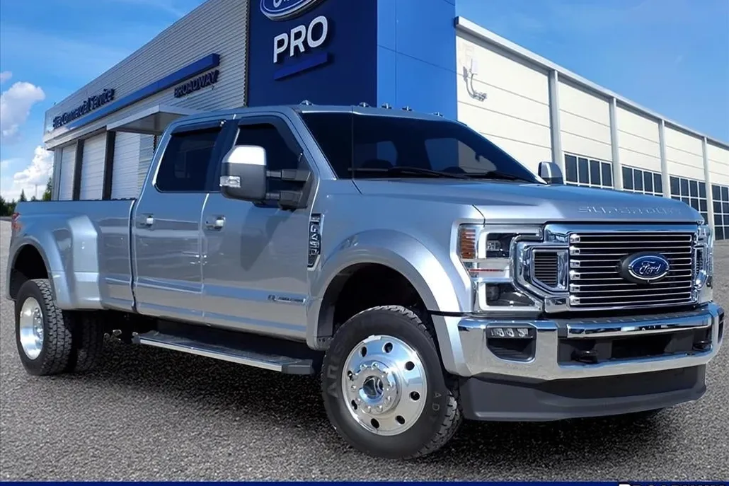 2022 Ford F-450 Lariat photo 1