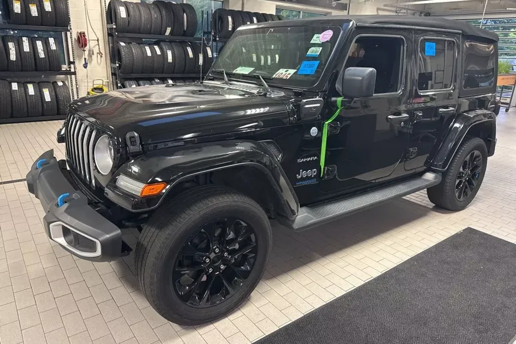 2022 Jeep Wrangler Unlimited Sahara 4xe photo 1
