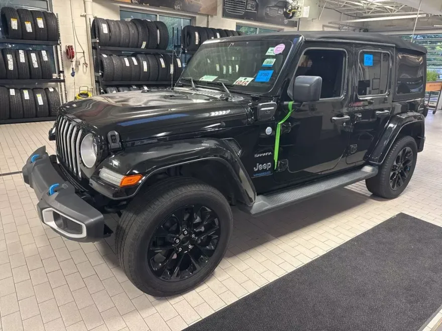 2022 Jeep Wrangler Unlimited Sahara 4xe photo 1
