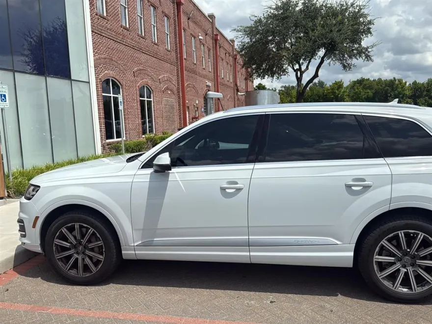 2019 Audi Q7 Premium photo 1
