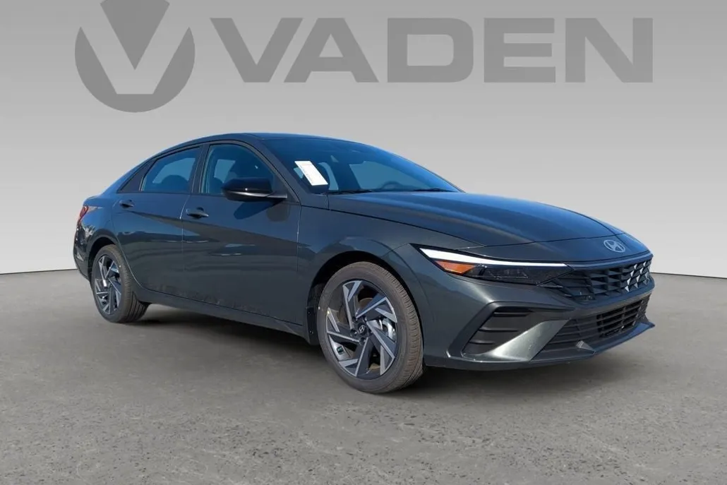 2025 Hyundai Elantra SEL Sport photo 1