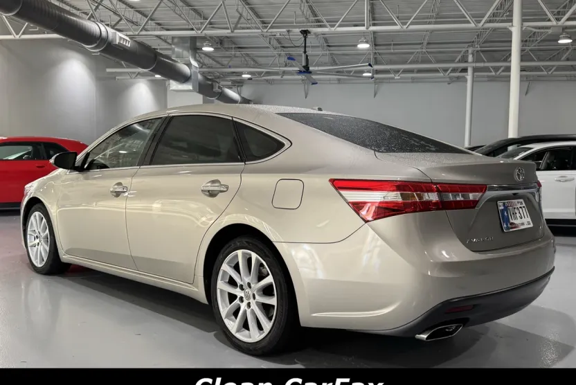 2013 Toyota Avalon XLE Touring photo 1