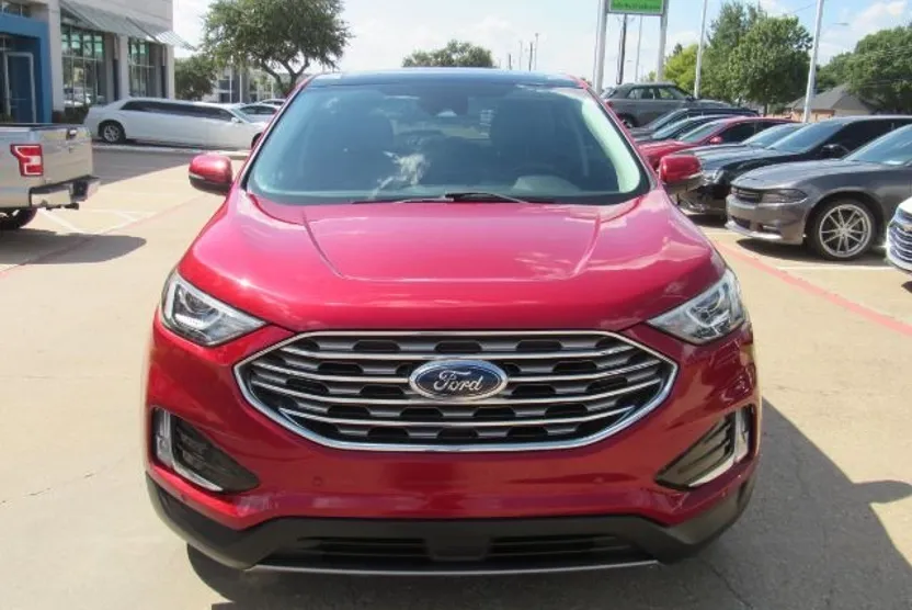 2020 Ford Edge Titanium photo 1