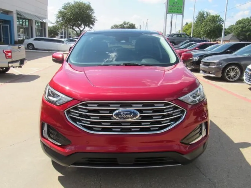 2020 Ford Edge Titanium photo 1