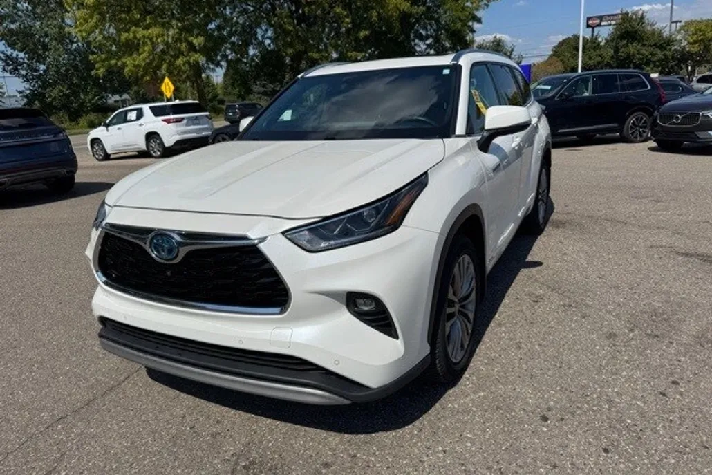 2021 Toyota Highlander Hybrid Platinum photo 1
