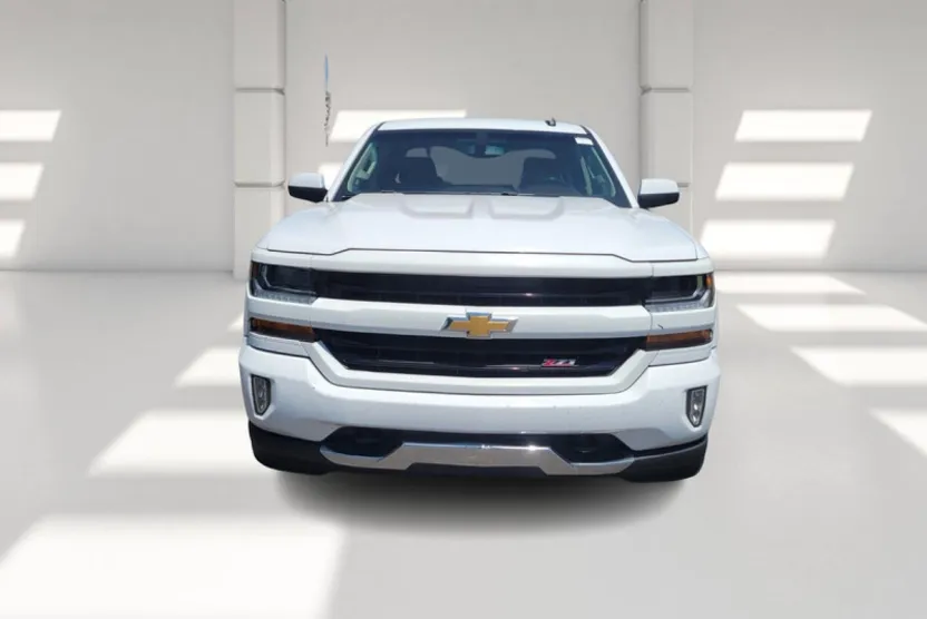 2018 Chevrolet Silverado 1500 LT photo 1