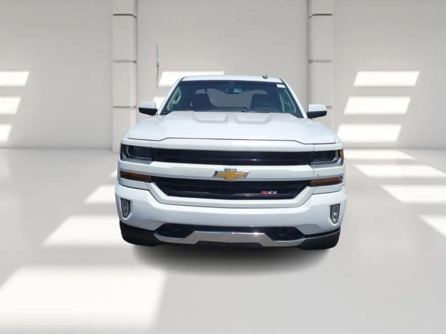 2018 Chevrolet Silverado 1500 LT photo 1