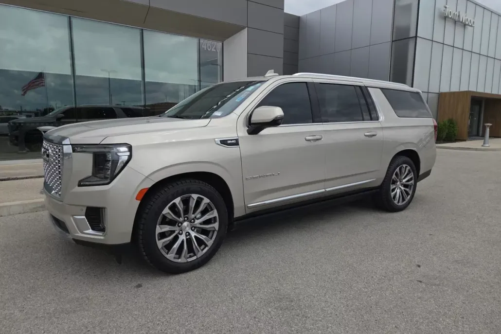 2021 Gmc Yukon XL Denali photo 1