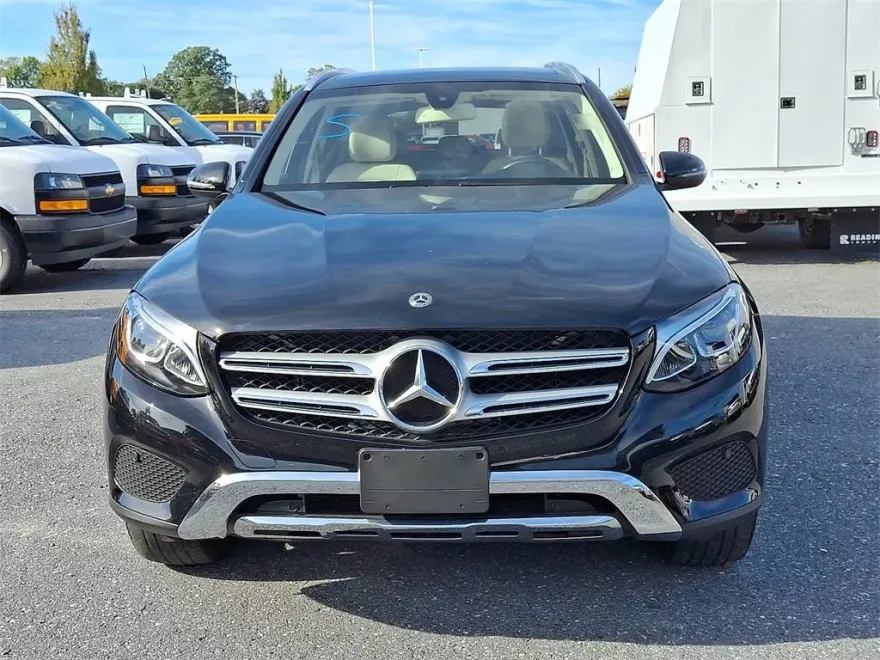 2018 Mercedes Benz GLC 300 photo 1