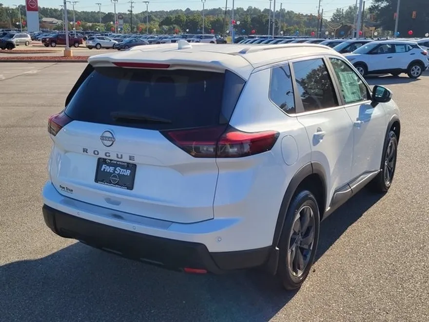 2026 Nissan Rogue SV photo 1