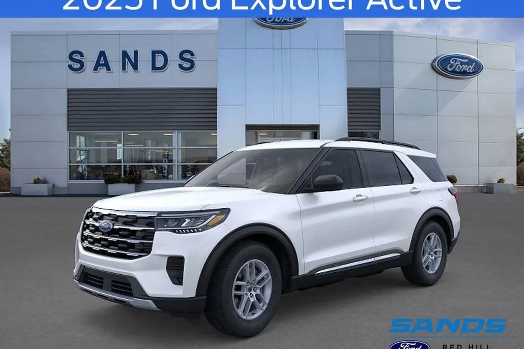 2025 Ford Explorer photo 1
