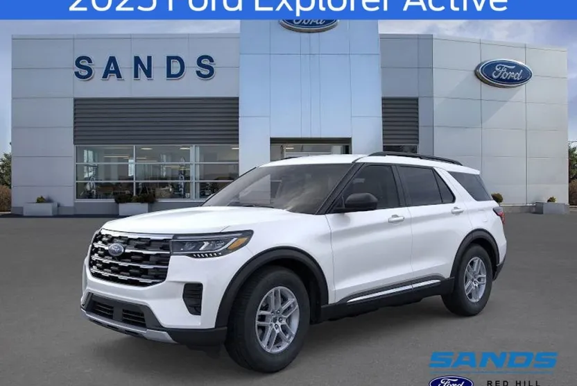 2025 Ford Explorer photo 1