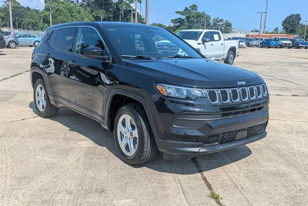 2023 Jeep Compass Sport photo 1