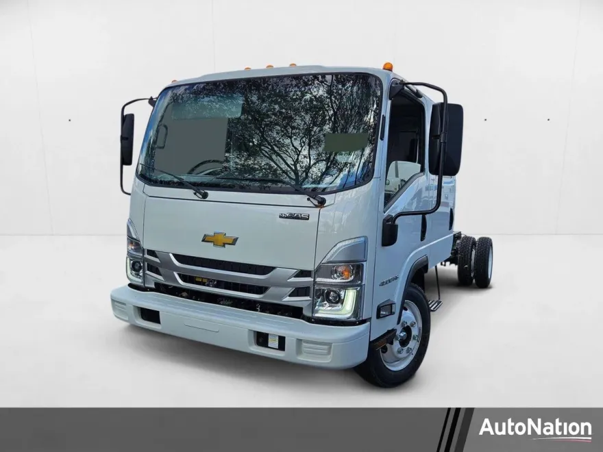 2025 Chevrolet Silverado 4500HD photo 1
