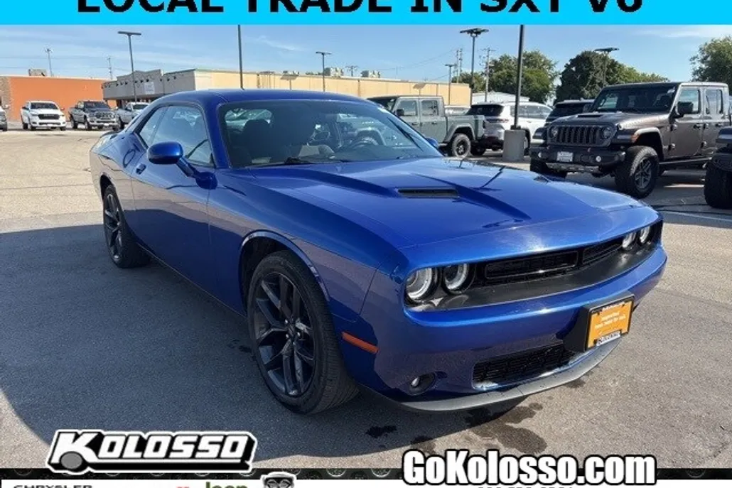 2020 Dodge Challenger SXT photo 1