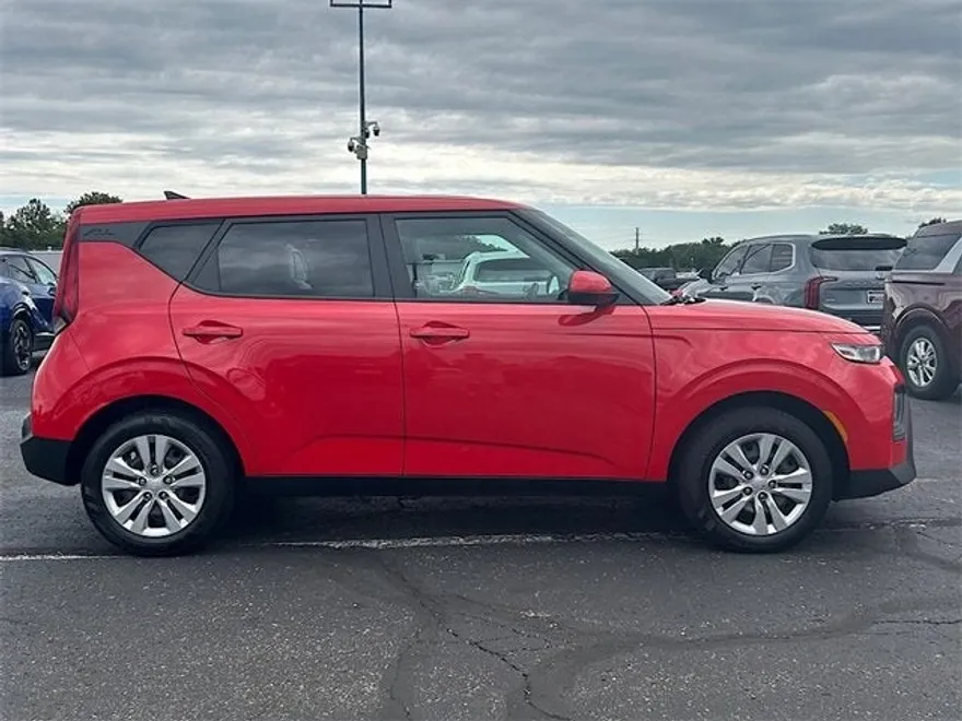 2020 Kia Soul LX photo 1