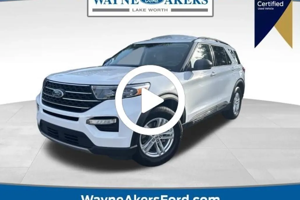 2023 Ford Explorer XLT photo 1