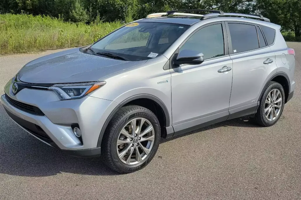 2017 Toyota RAV4 Hybrid Limited photo 1