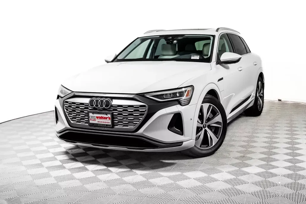 2024 Audi Q8 E-tron Premium Plus photo 1