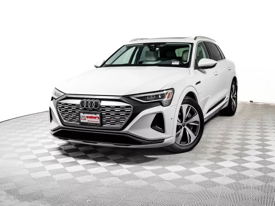 2024 Audi Q8 E-tron Premium Plus photo 1