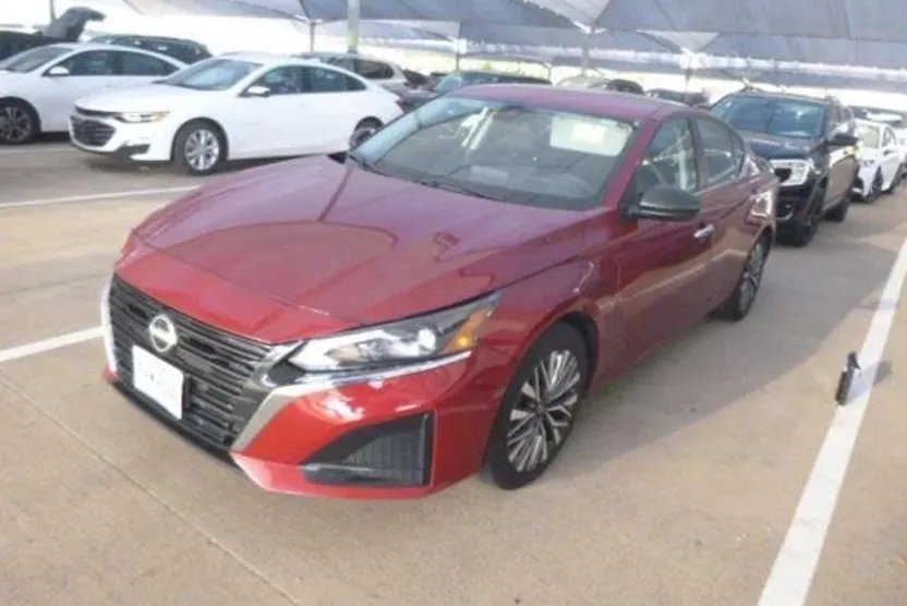 2024 Nissan Altima 2.5 SV photo 1