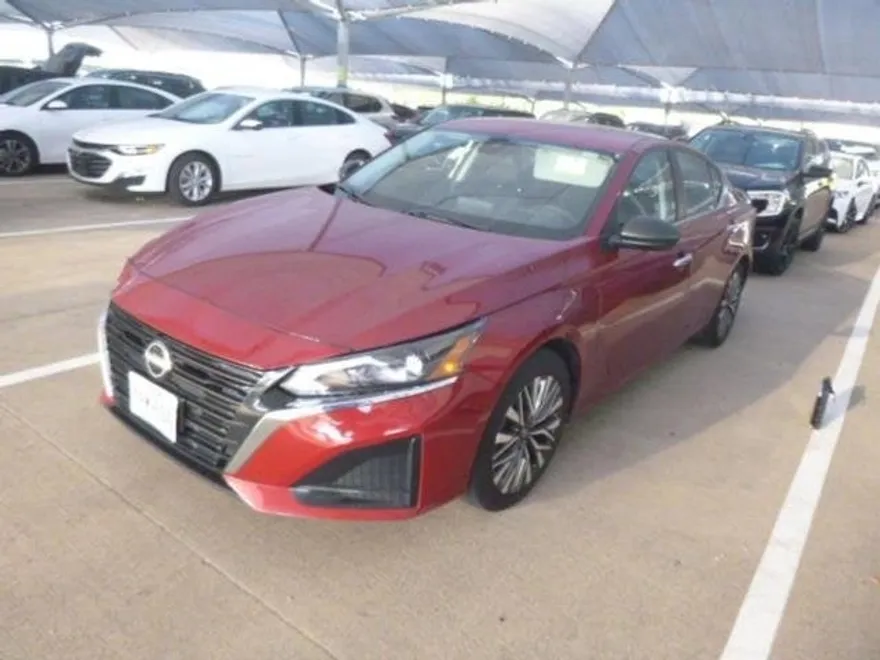 2024 Nissan Altima 2.5 SV photo 1