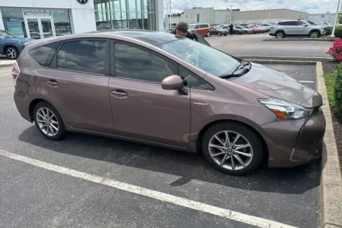 2017 Toyota Prius V Five photo 2
