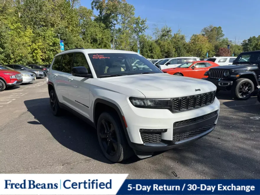 2023 Jeep Grand Cherokee Limited photo 1