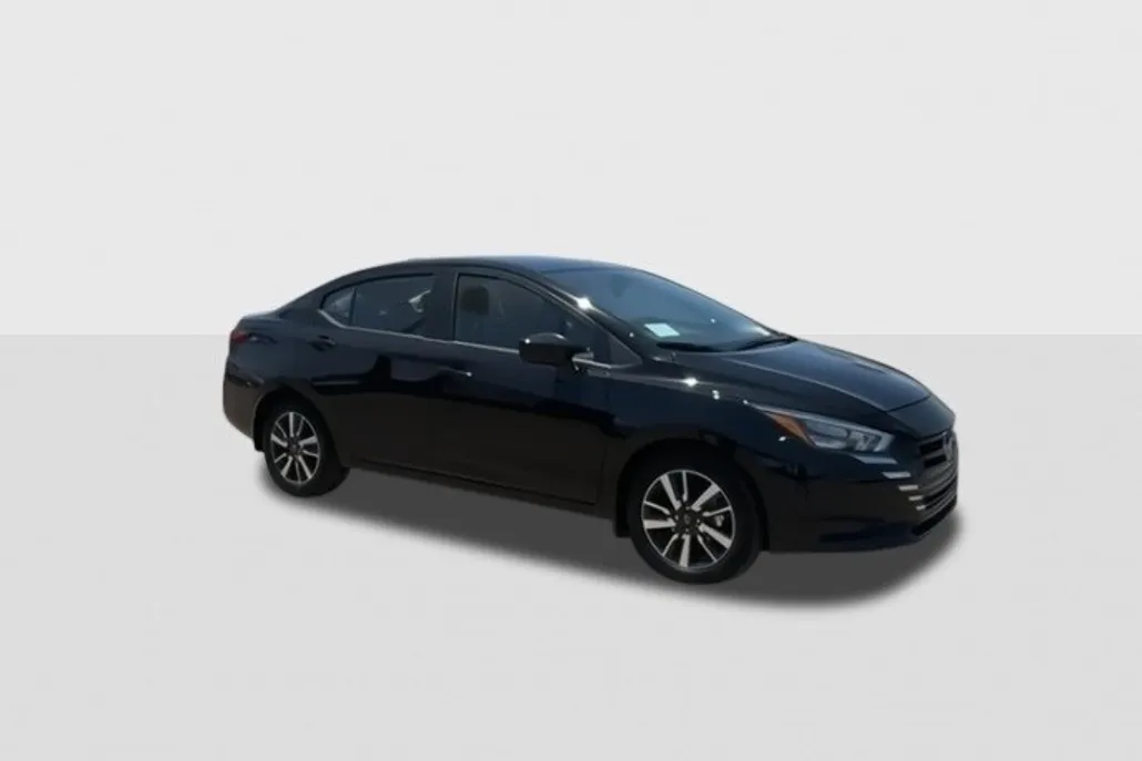 2025 Nissan Versa 1.6 SV photo 1
