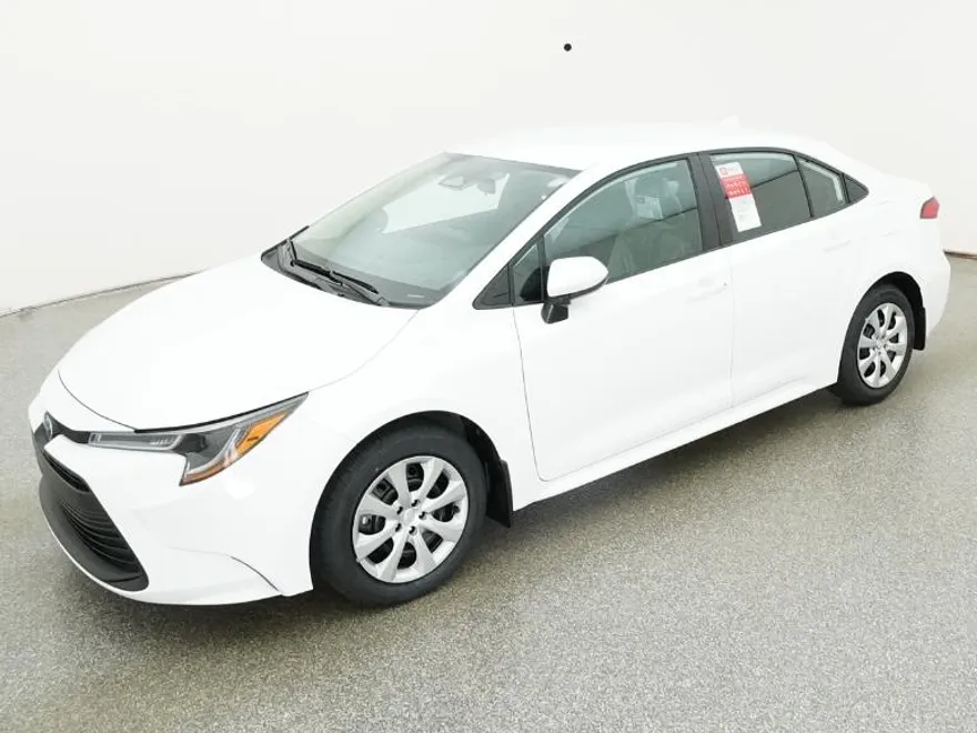 2025 Toyota Corolla LE photo 1