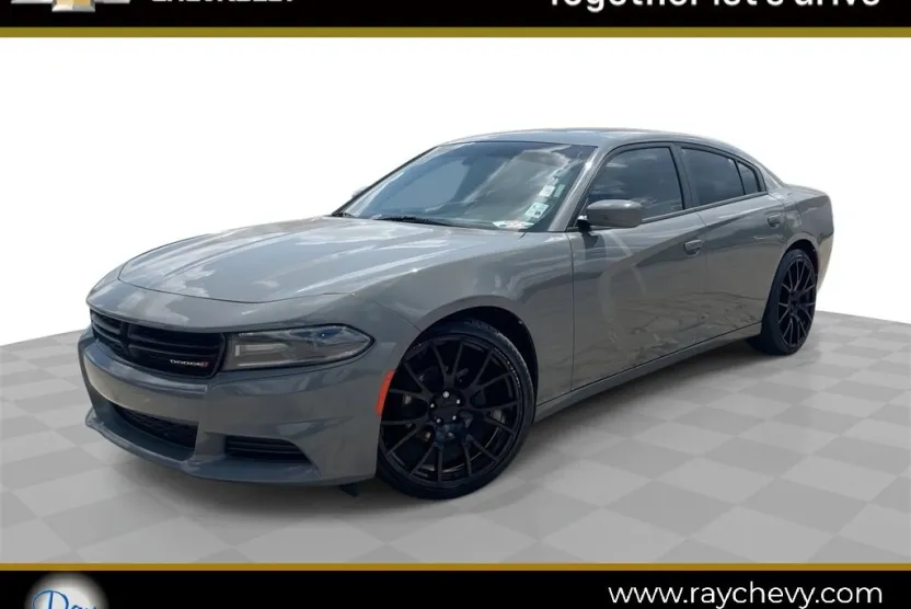 2019 Dodge Charger SXT photo 1