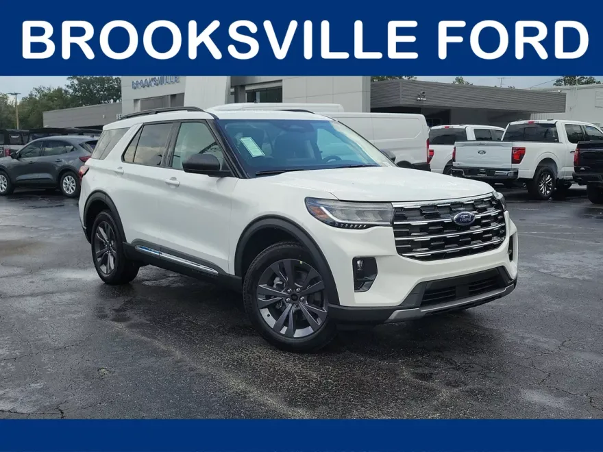 2025 Ford Explorer photo 1