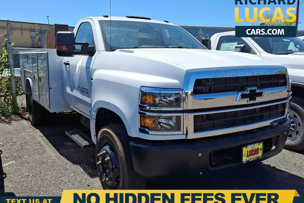 2024 Chevrolet Silverado 5500HD Work Truck photo 1