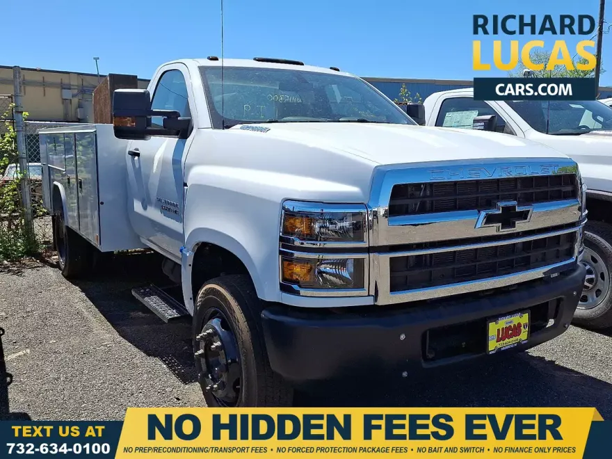 2024 Chevrolet Silverado 5500HD Work Truck photo 1
