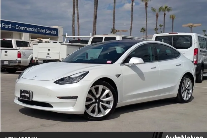 2018 Tesla Model 3 Long Range photo 1